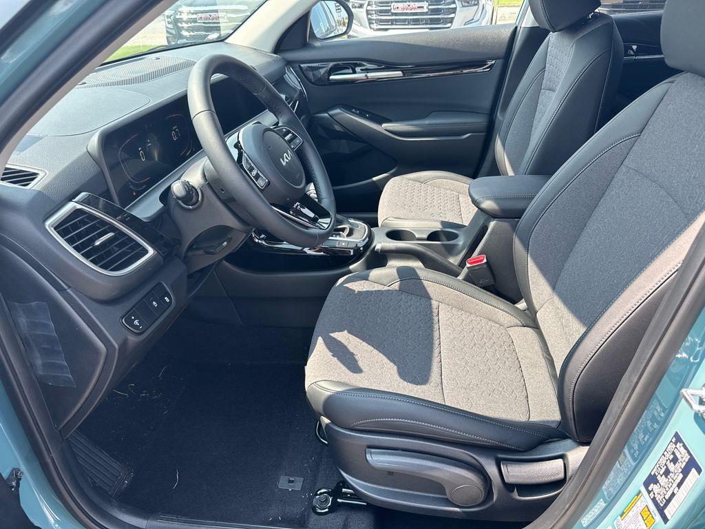 new 2025 Kia Seltos car, priced at $26,443