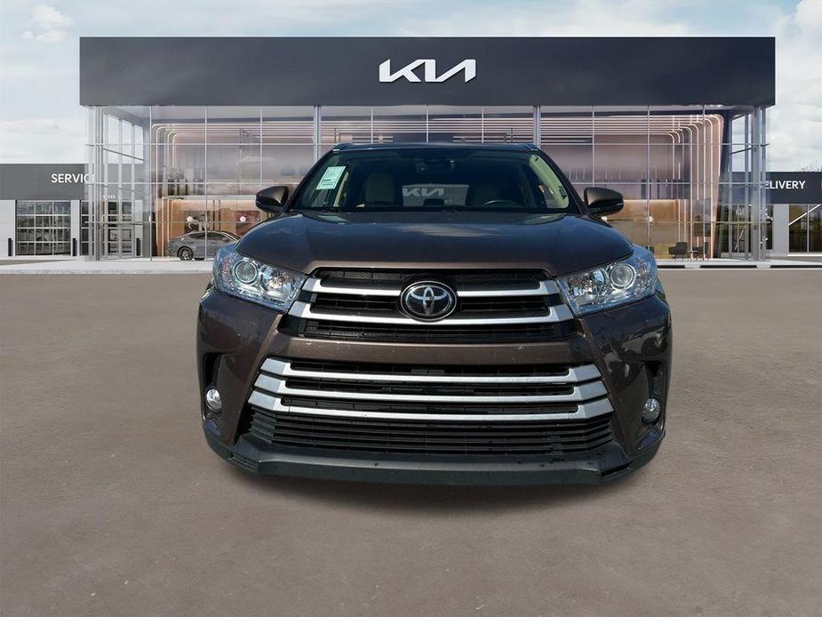 used 2017 Toyota Highlander car, priced at $22,643