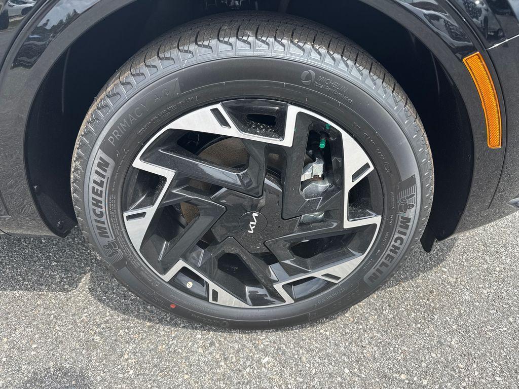 new 2025 Kia Sportage car, priced at $34,917