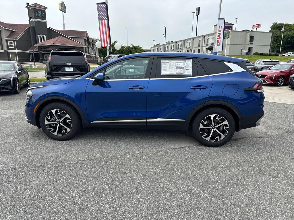 new 2024 Kia Sportage car, priced at $30,925