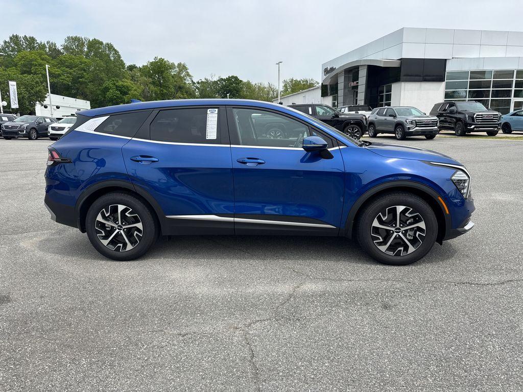 new 2024 Kia Sportage car, priced at $30,925