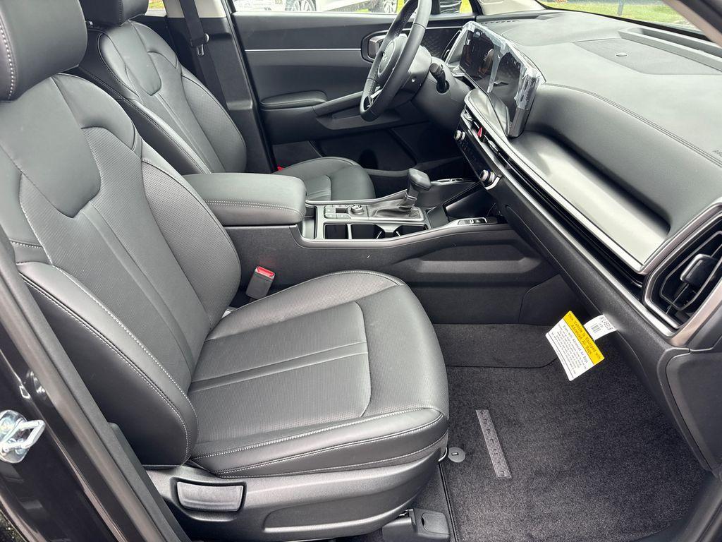 new 2025 Kia Sorento car, priced at $36,271