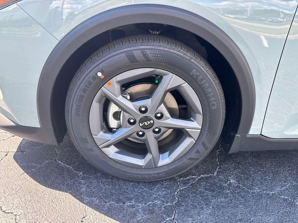 new 2025 Kia K4 car, priced at $23,384