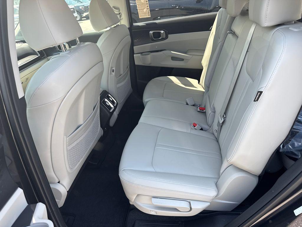 new 2025 Kia Sorento car, priced at $36,385