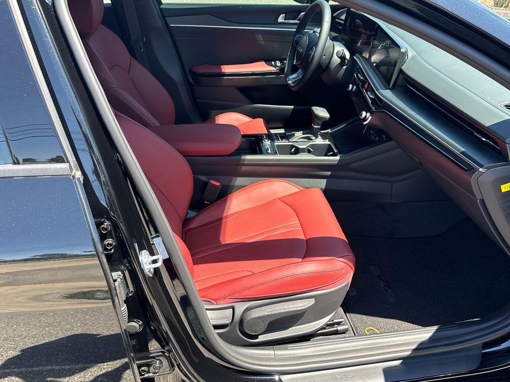new 2025 Kia K5 car, priced at $32,105