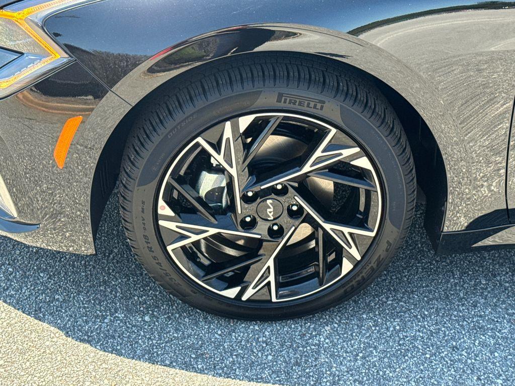 new 2025 Kia K5 car, priced at $32,105