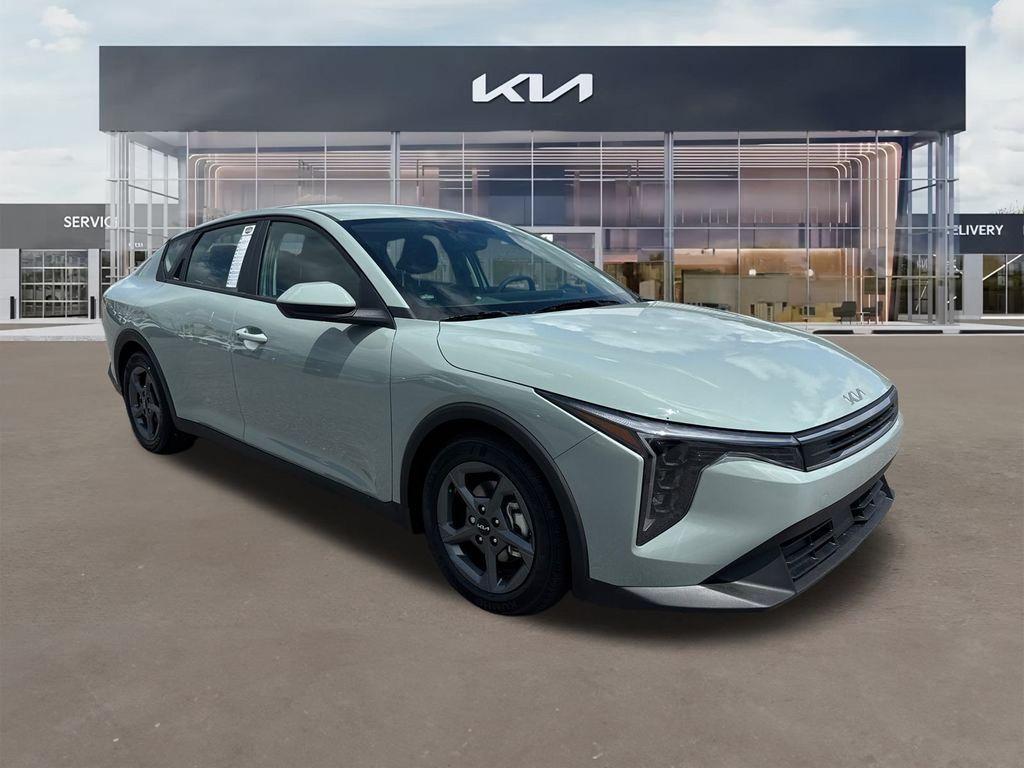 new 2025 Kia K4 car, priced at $23,313