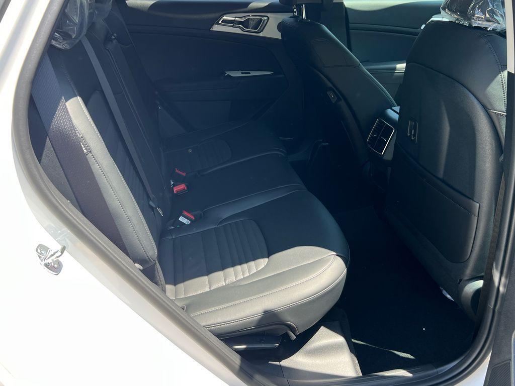 new 2025 Kia Sportage car, priced at $35,107