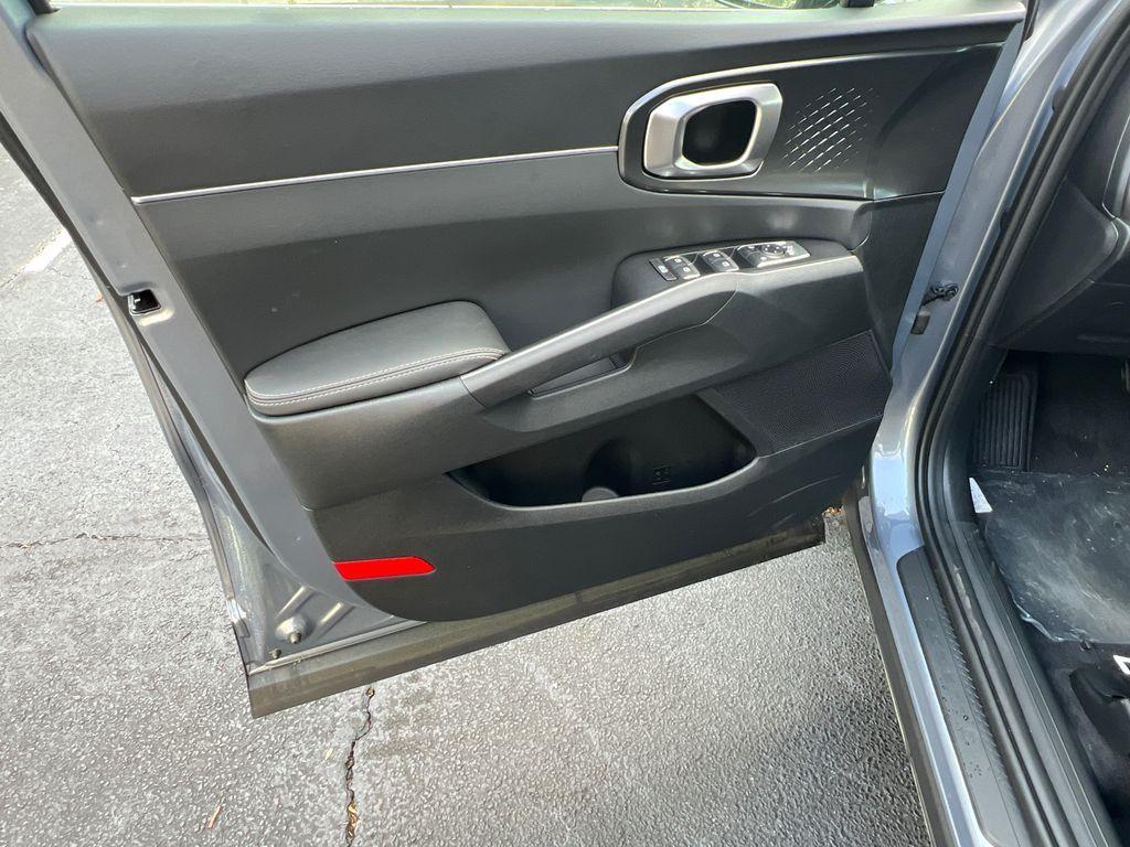 new 2025 Kia Sorento car, priced at $35,939
