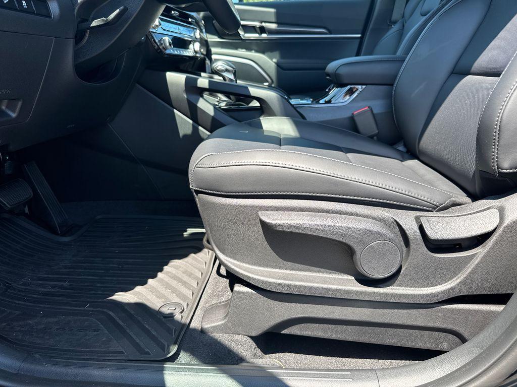 new 2025 Kia Telluride car, priced at $36,817