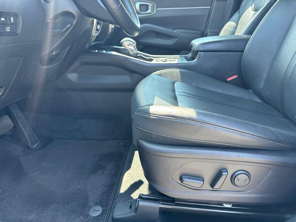 used 2022 Kia Sorento car, priced at $22,698