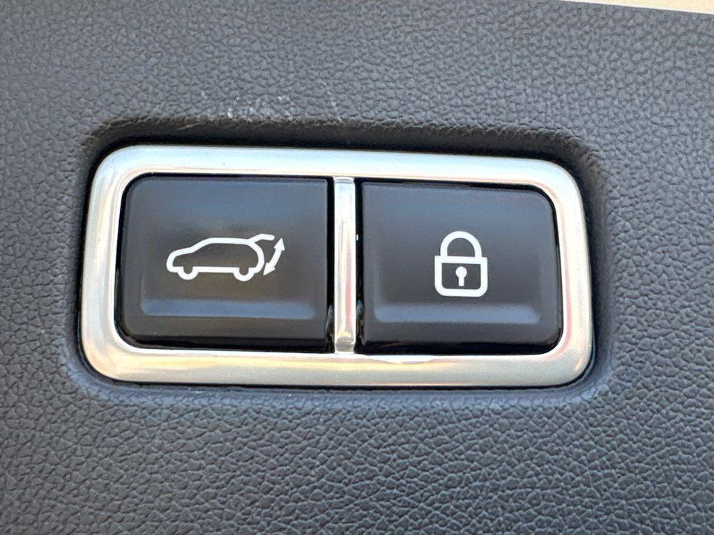 used 2022 Kia Sorento car, priced at $22,698
