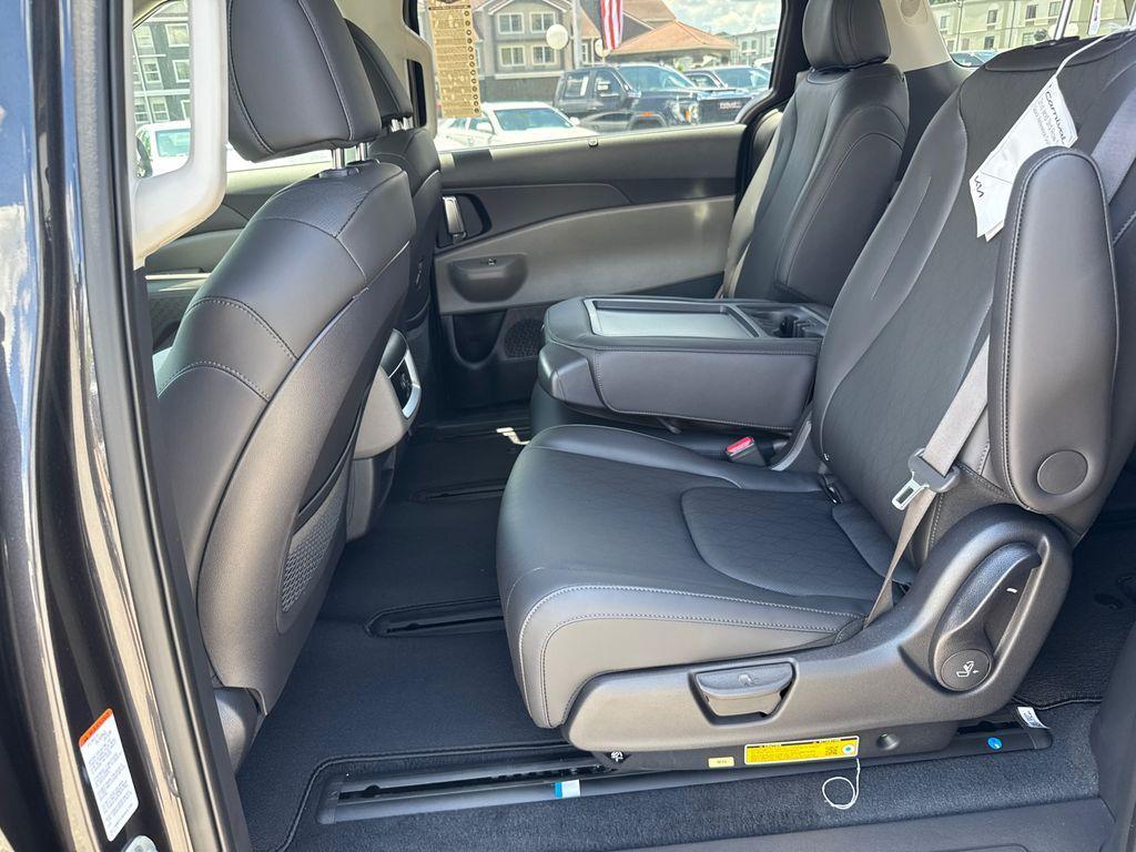 new 2025 Kia Carnival Hybrid car, priced at $43,083