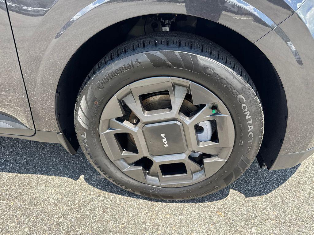 new 2025 Kia Carnival Hybrid car, priced at $43,083