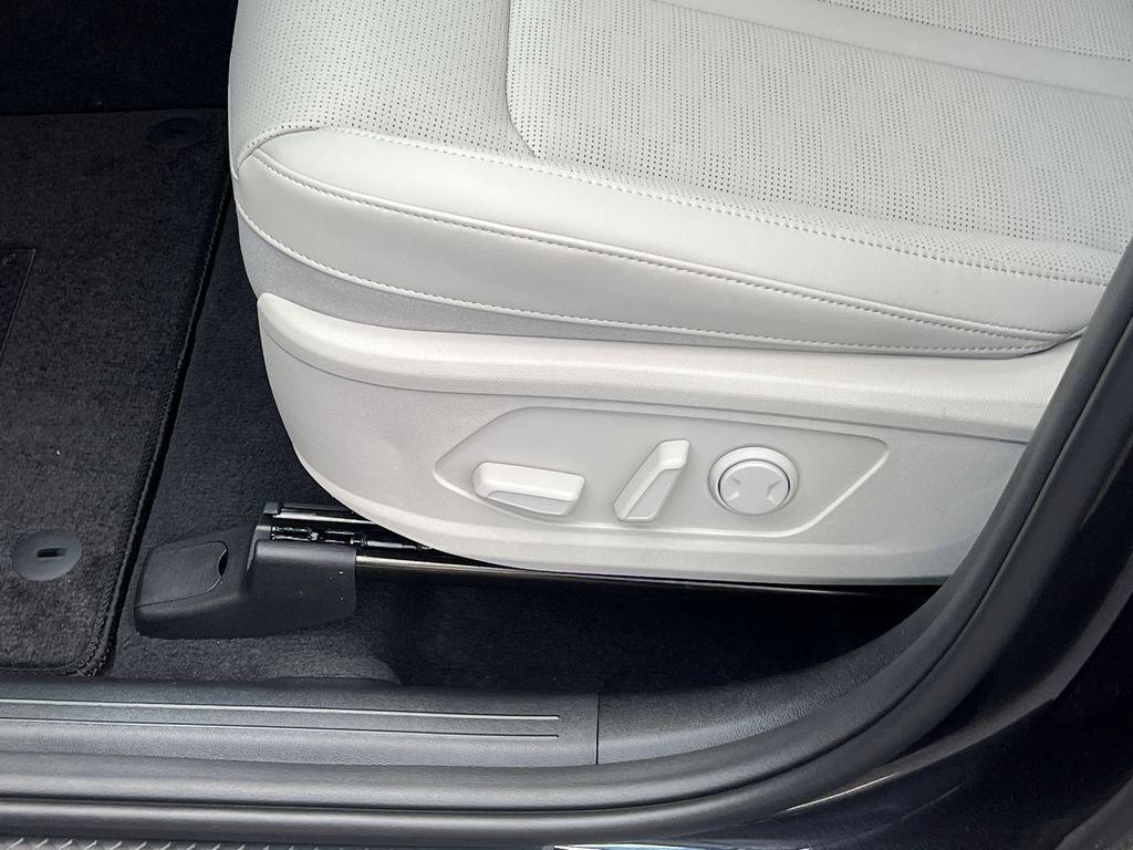 new 2025 Kia Sorento car, priced at $36,385