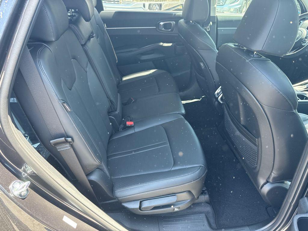 new 2025 Kia Sorento car, priced at $36,271
