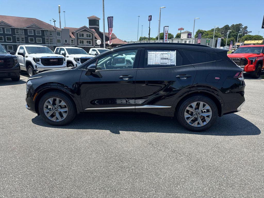 new 2025 Kia Sportage car, priced at $33,074