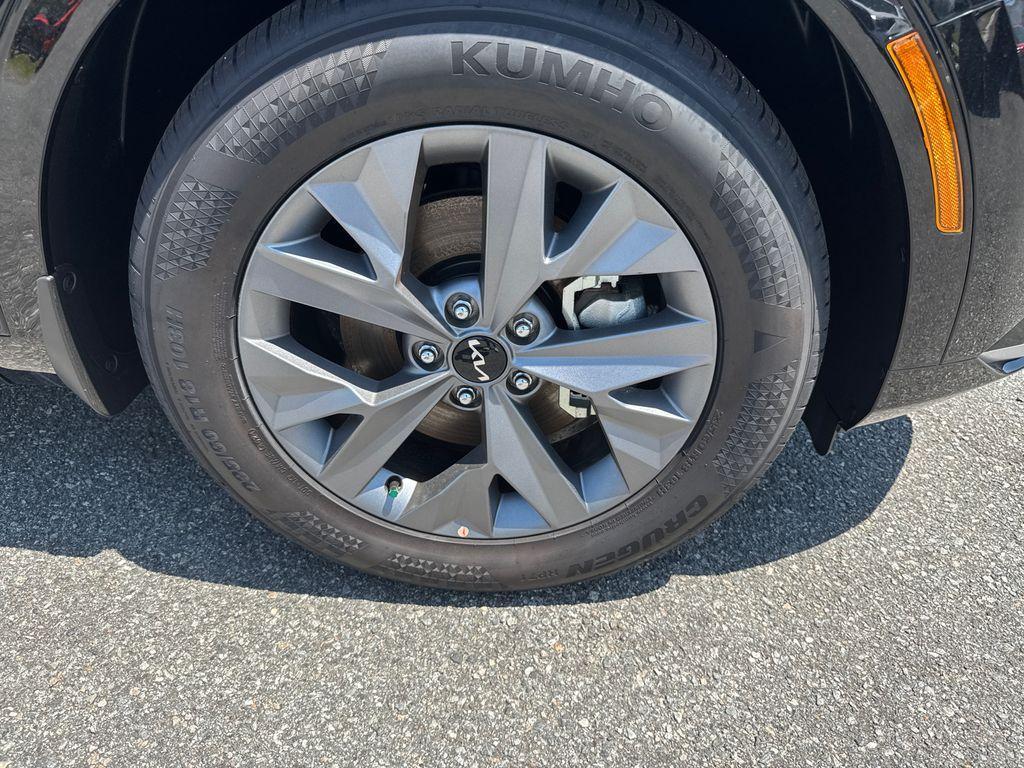 new 2025 Kia Sportage car, priced at $33,074