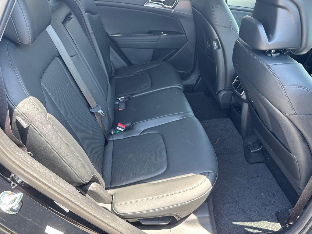 new 2025 Kia Sportage car, priced at $33,074