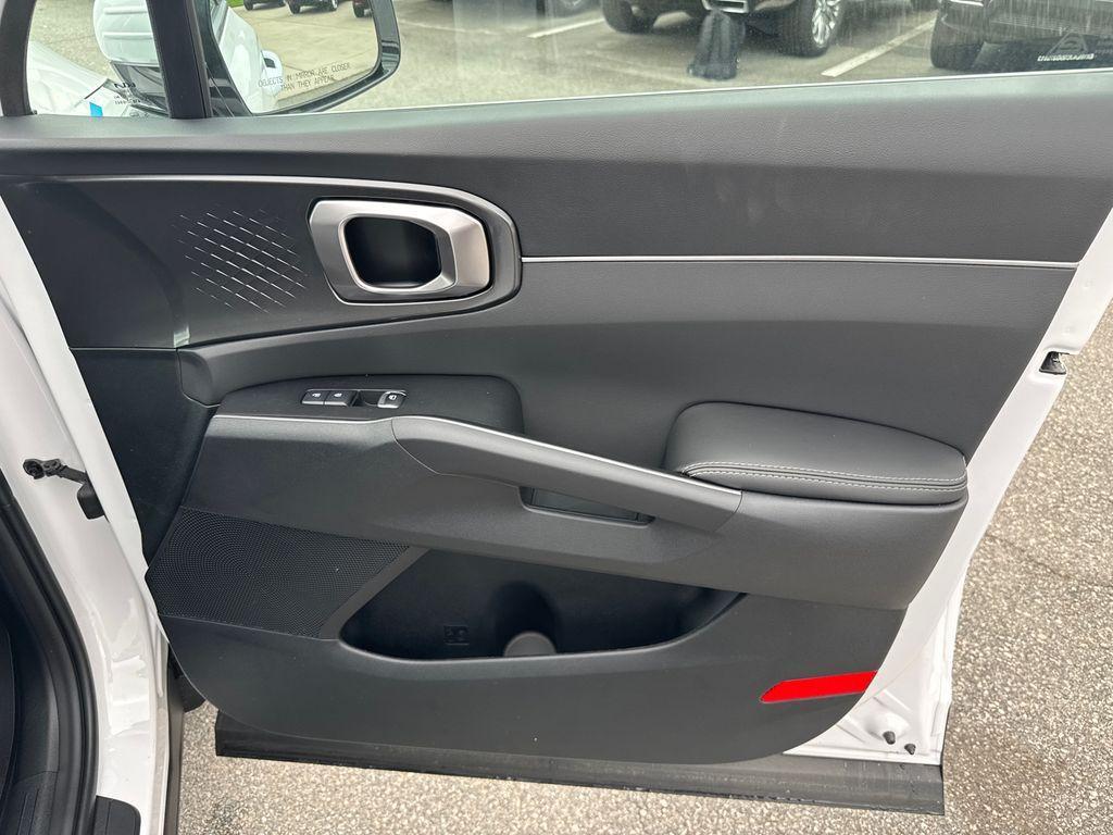 new 2025 Kia Sorento car, priced at $36,651