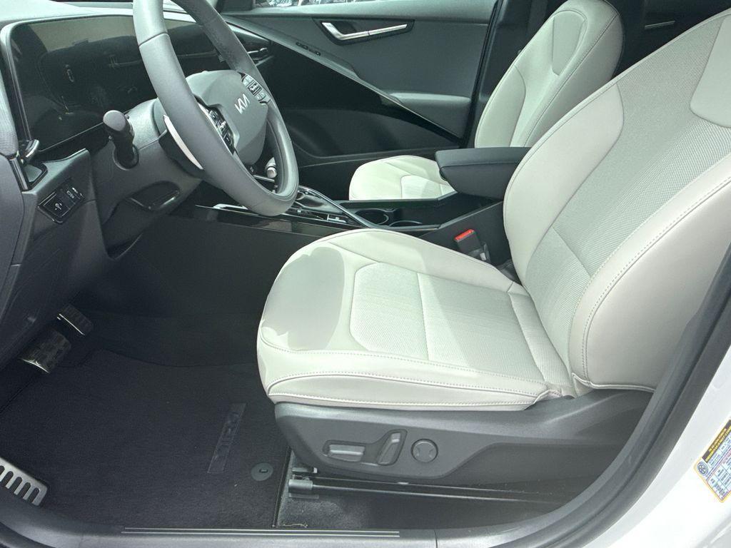 new 2025 Kia Niro car, priced at $32,409
