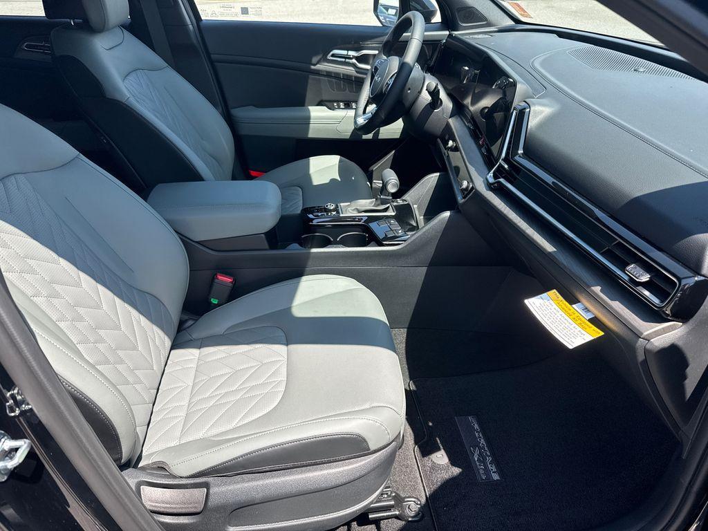 new 2025 Kia Sportage car, priced at $33,573