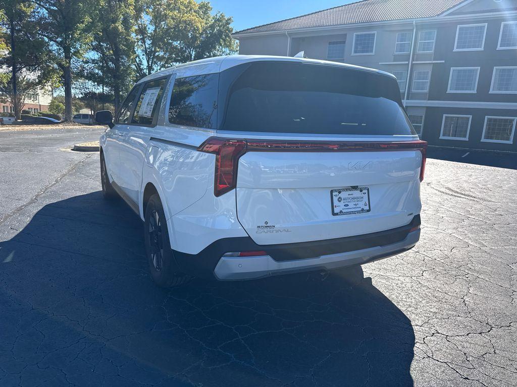 new 2025 Kia Carnival Hybrid car, priced at $41,463