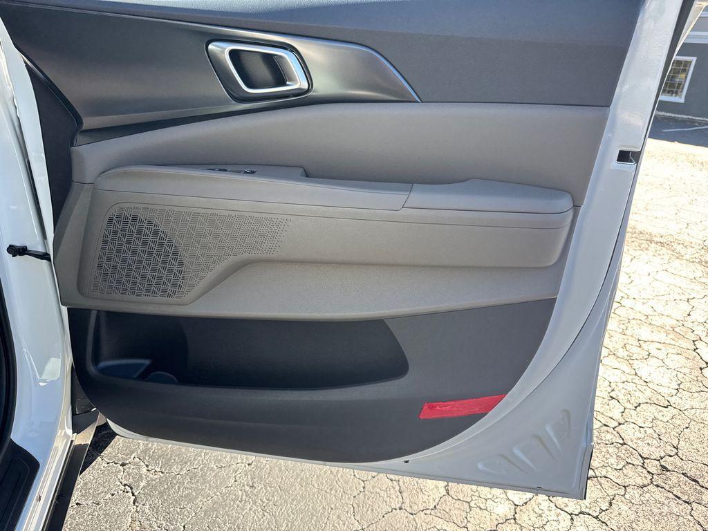 new 2025 Kia Carnival Hybrid car, priced at $41,463