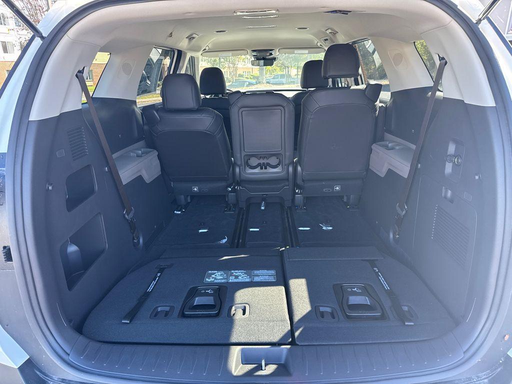 new 2025 Kia Carnival Hybrid car, priced at $41,463