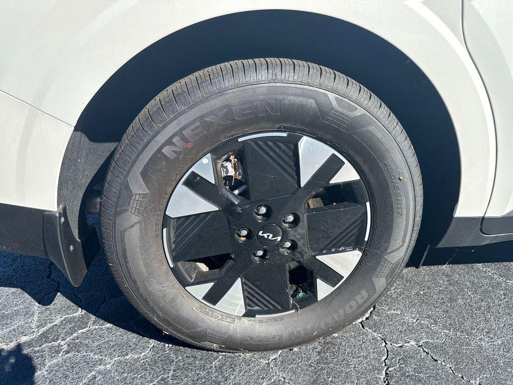 new 2025 Kia Carnival Hybrid car, priced at $41,463