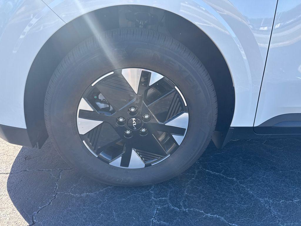 new 2025 Kia Carnival Hybrid car, priced at $41,463