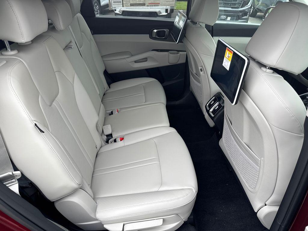 new 2025 Kia Sorento car, priced at $38,580