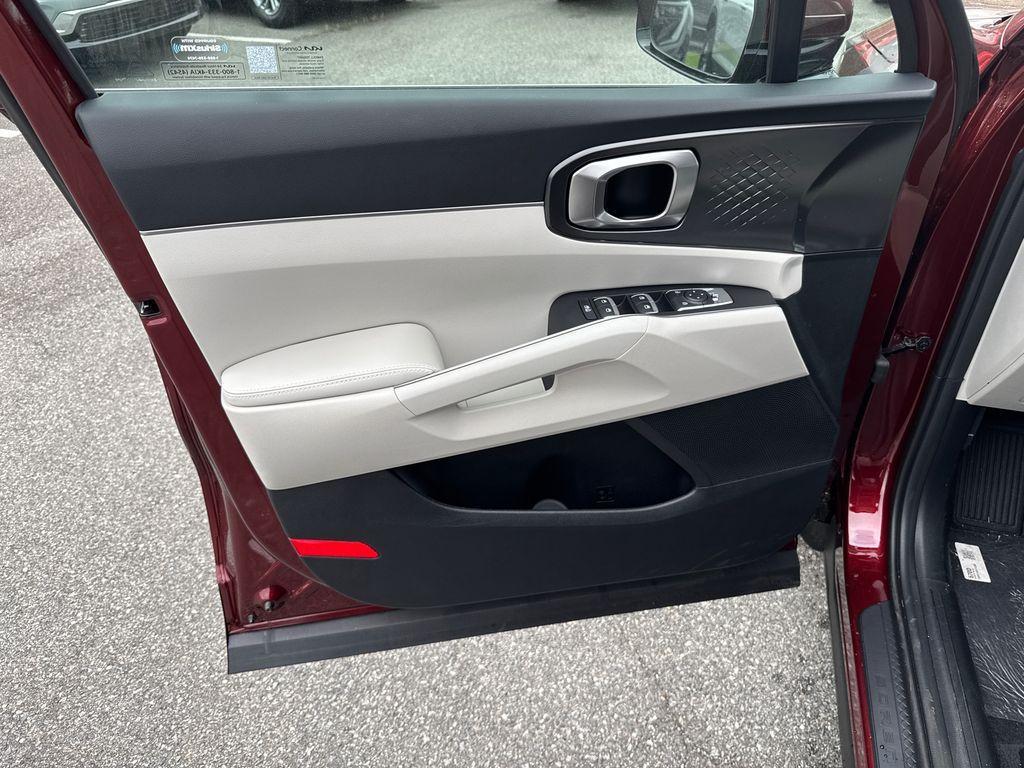 new 2025 Kia Sorento car, priced at $38,580
