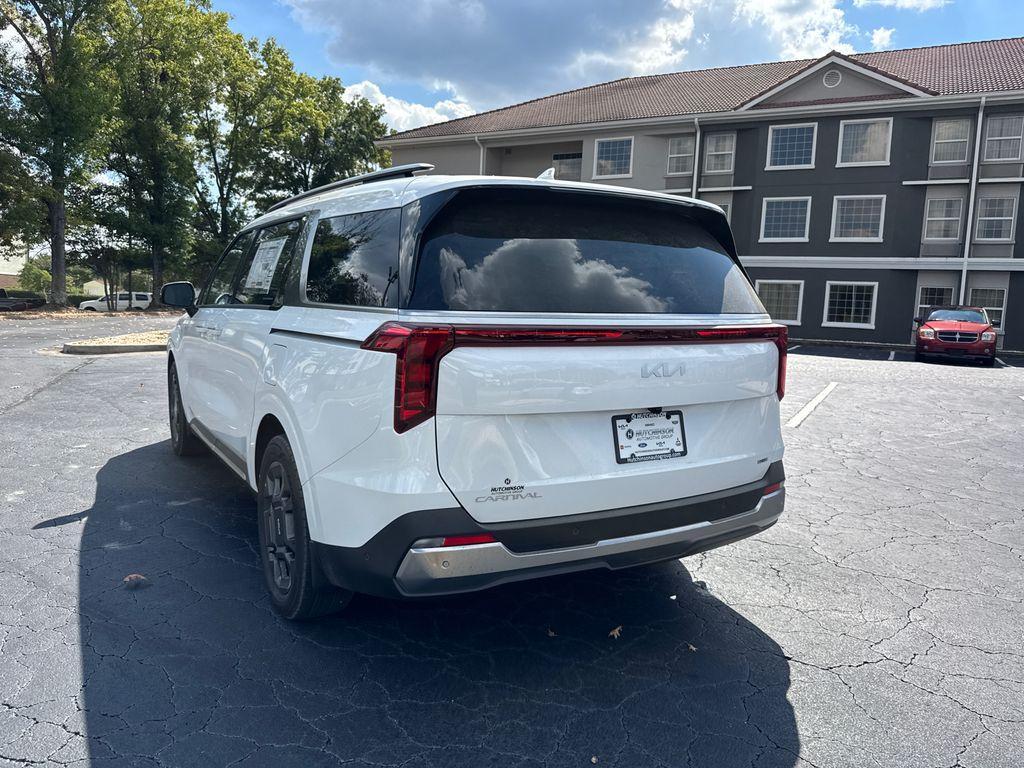 new 2026 Kia Carnival Hybrid car