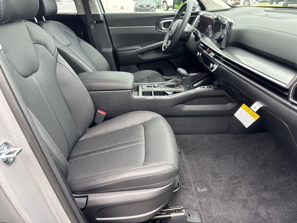new 2025 Kia Sorento car, priced at $36,651