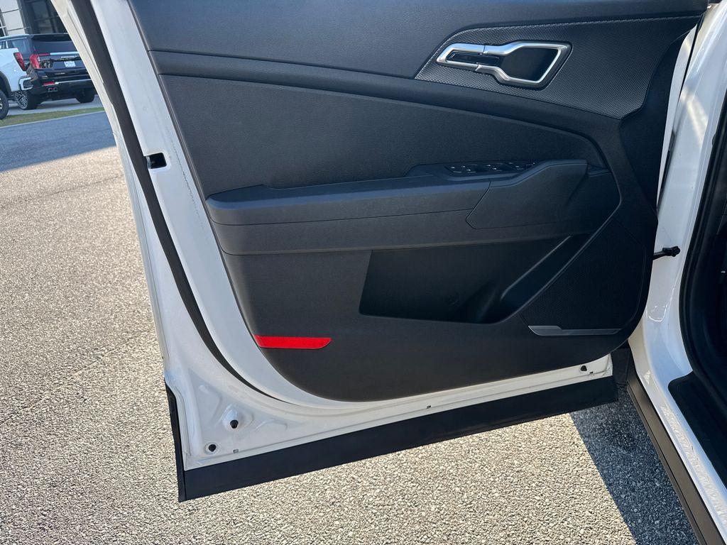 used 2023 Kia Sportage Hybrid car, priced at $23,598