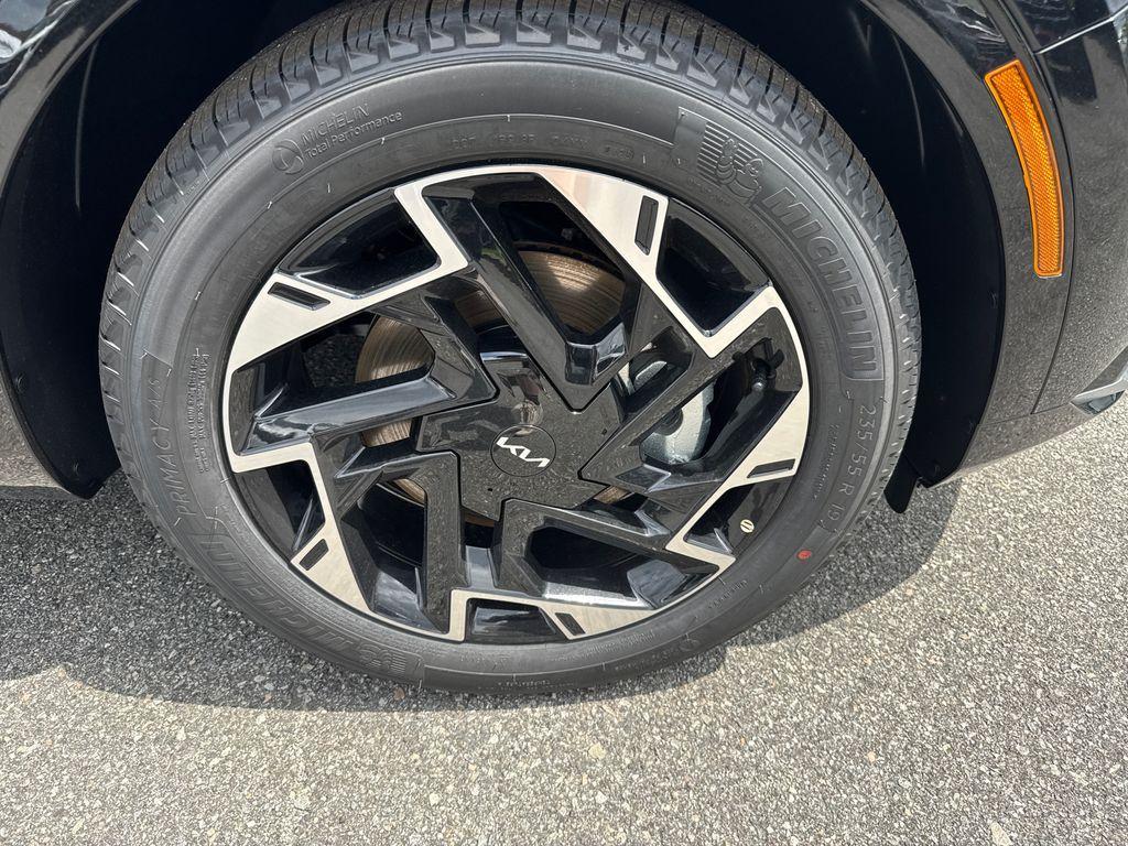 new 2025 Kia Sportage car, priced at $35,345