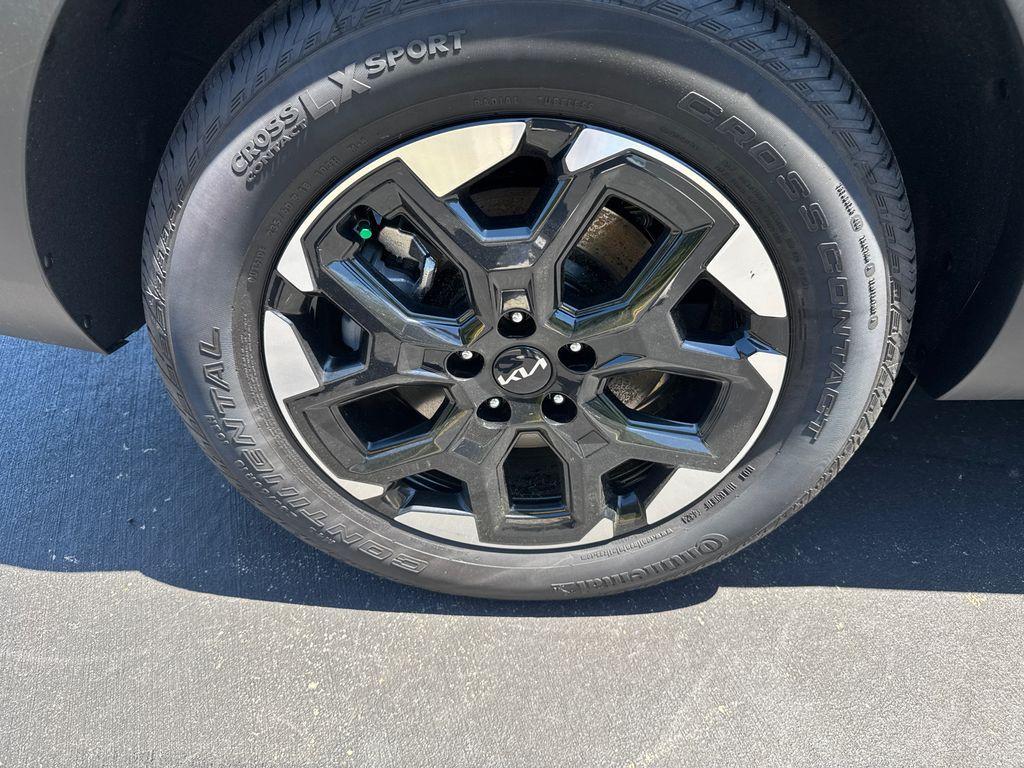 new 2025 Kia Sorento car, priced at $36,243