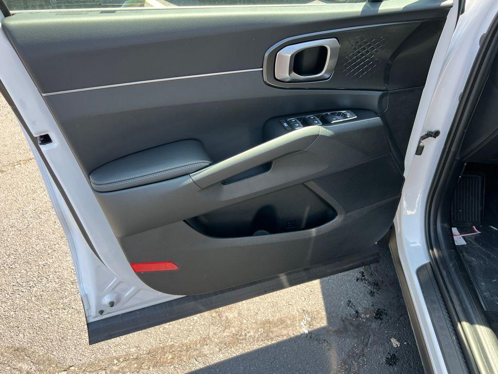 new 2025 Kia Sorento car, priced at $37,677