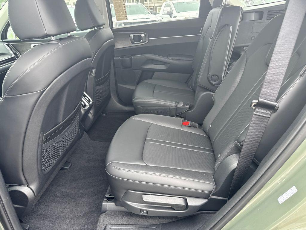 new 2025 Kia Sorento car, priced at $41,501