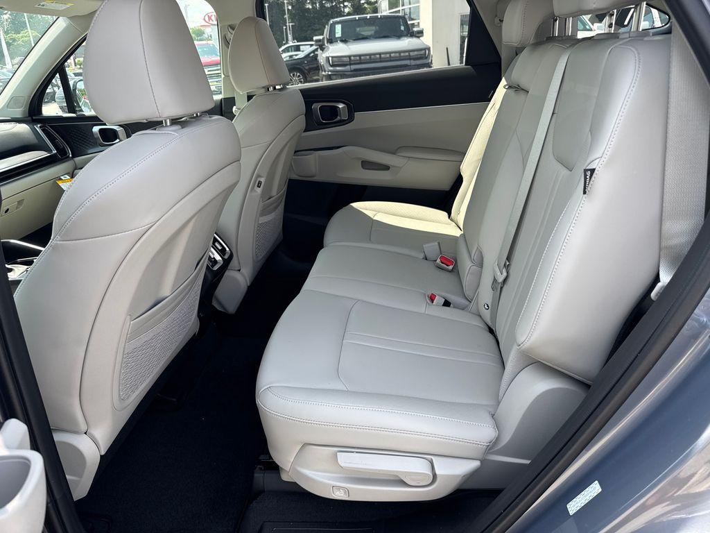 new 2025 Kia Sorento car, priced at $35,939