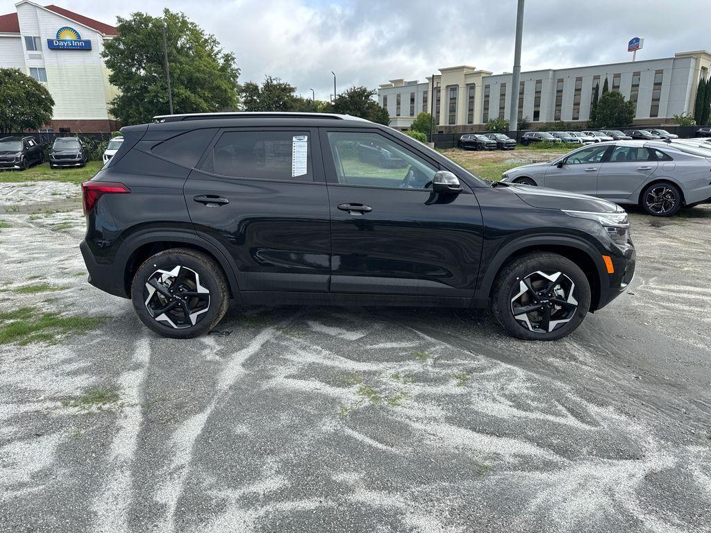 new 2025 Kia Seltos car, priced at $26,301