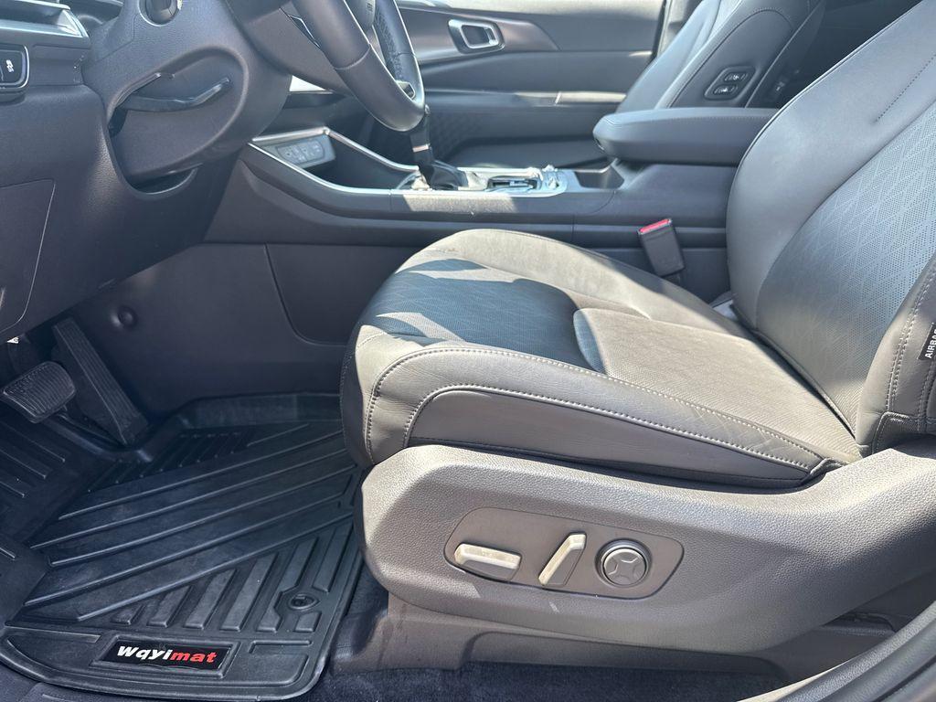 used 2025 Kia Carnival car, priced at $44,598