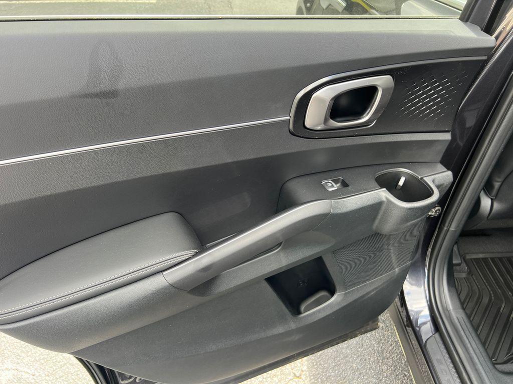 new 2025 Kia Sorento car, priced at $36,181