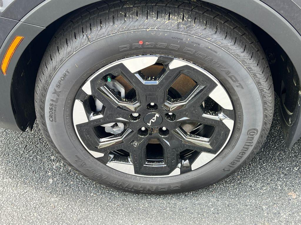 new 2025 Kia Sorento car, priced at $36,181