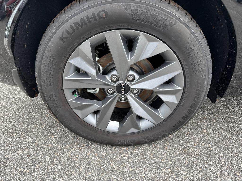 new 2025 Kia Sportage car, priced at $33,146