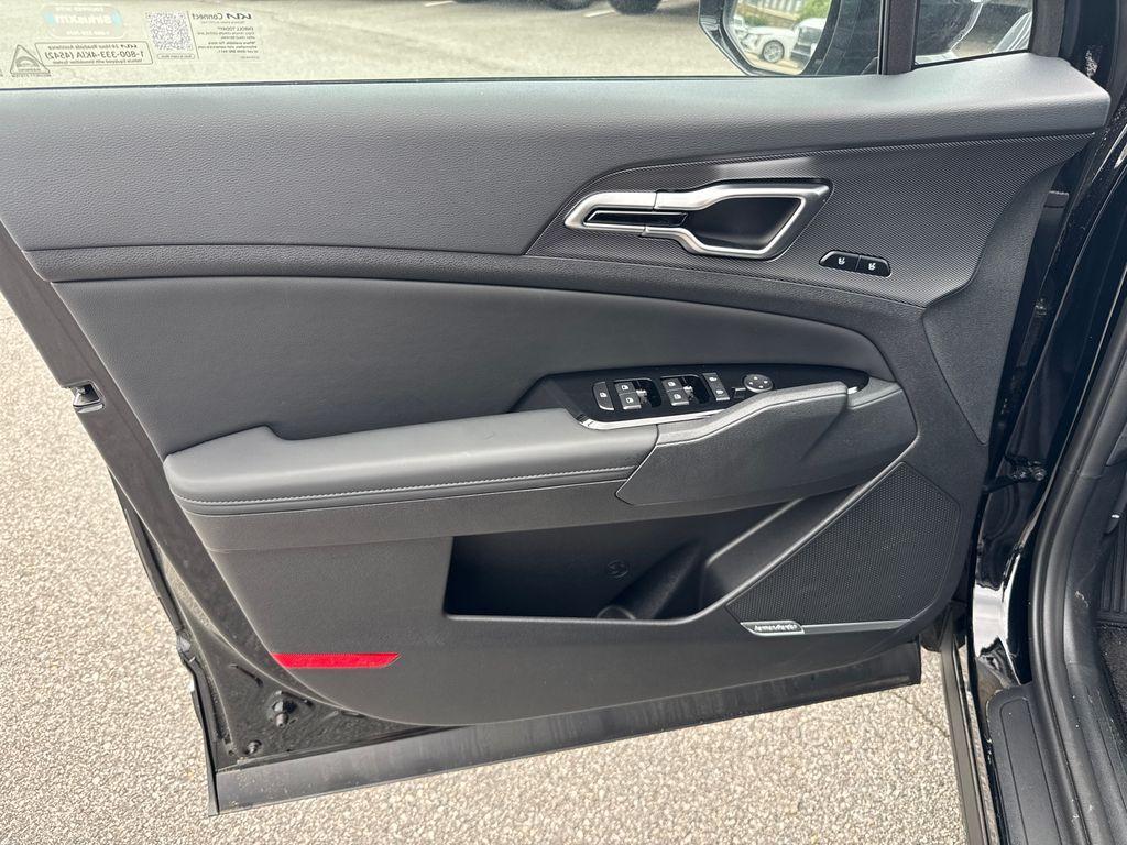 new 2025 Kia Sportage car, priced at $33,146