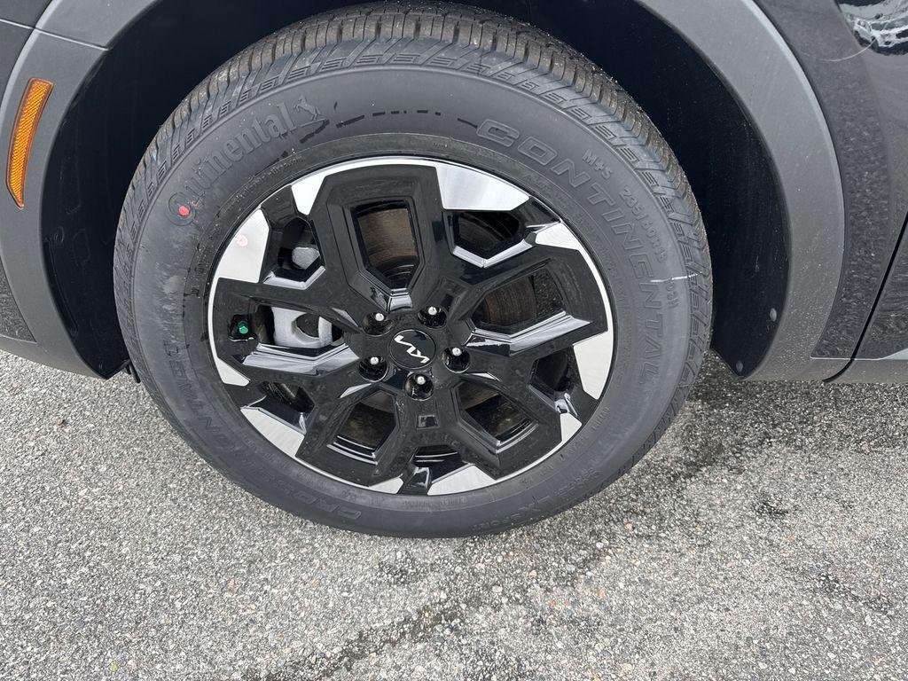 new 2025 Kia Sorento car, priced at $35,673