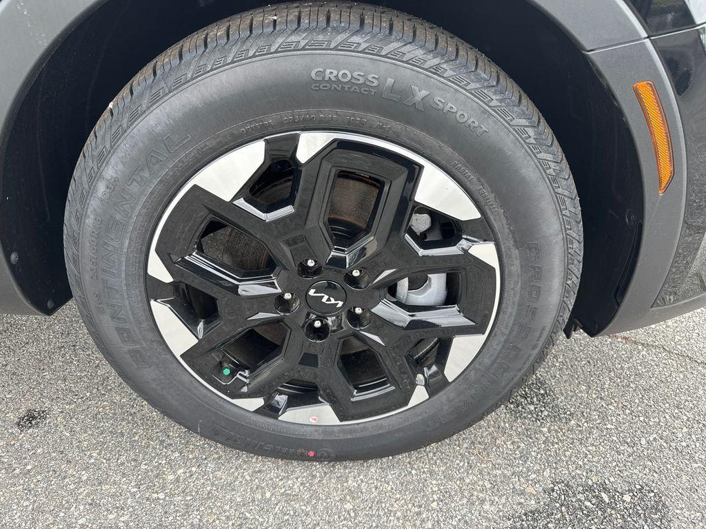 new 2025 Kia Sorento car, priced at $35,673