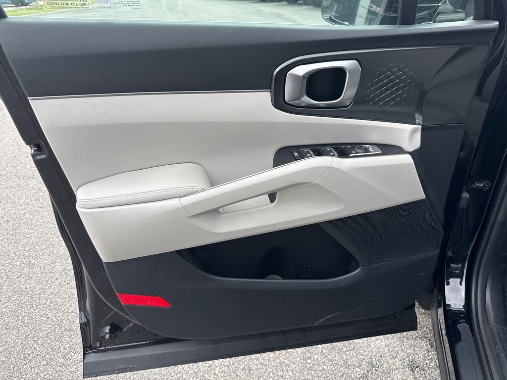 new 2025 Kia Sorento car, priced at $35,673